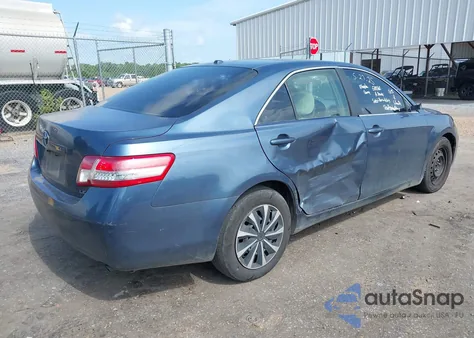 2010 Toyota Camry Le z USA, uszkodzony, nr VIN 4T1BF3EK8AU514560
